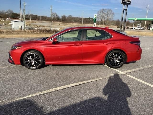 2022 Toyota Camry SE