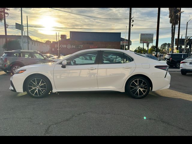 2022 Toyota Camry SE