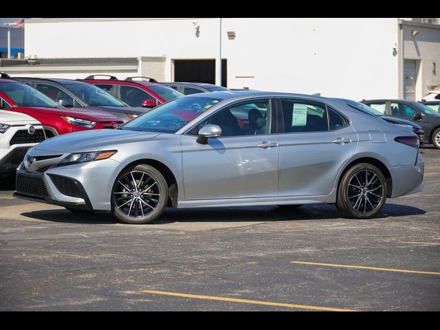 2022 Toyota Camry SE