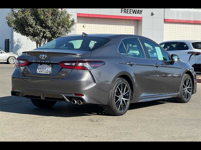 2022 Toyota Camry SE