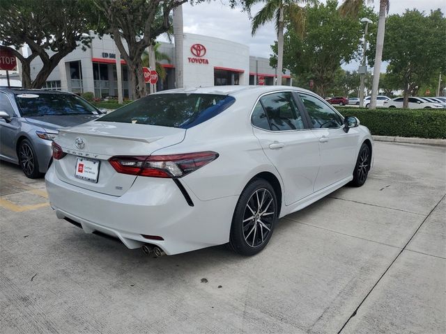 2022 Toyota Camry SE