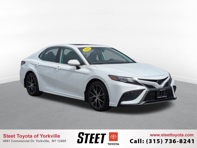 2022 Toyota Camry SE