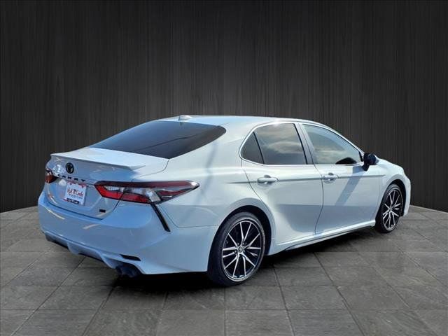 2022 Toyota Camry SE