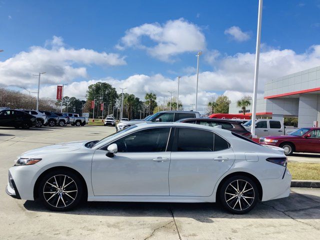 2022 Toyota Camry SE