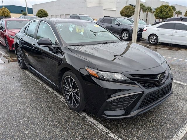 2022 Toyota Camry SE