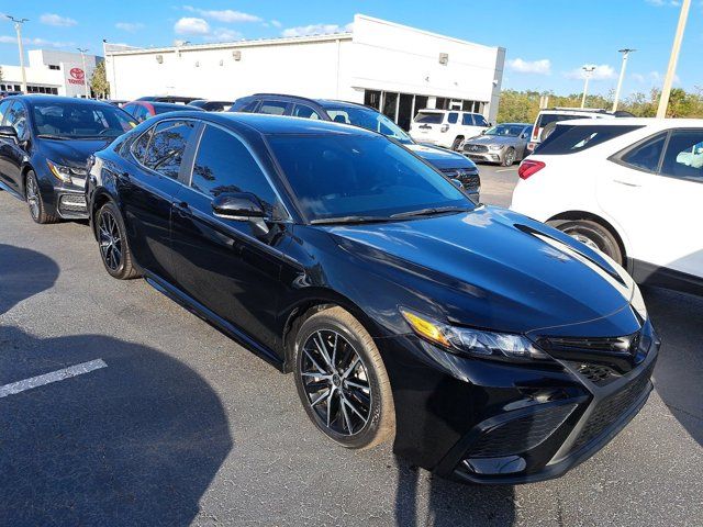 2022 Toyota Camry SE