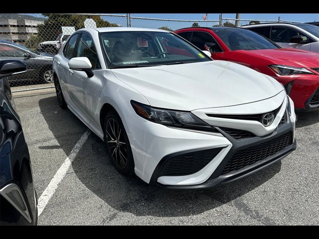 2022 Toyota Camry SE