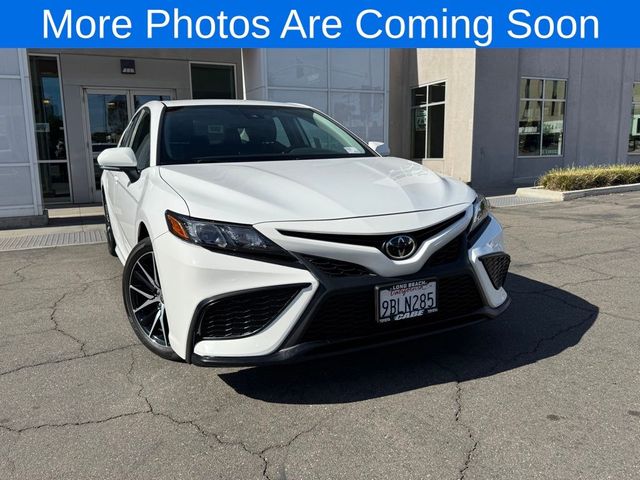 2022 Toyota Camry SE