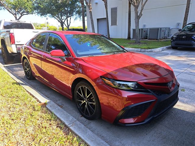 2022 Toyota Camry SE