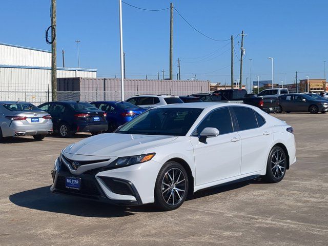 2022 Toyota Camry SE