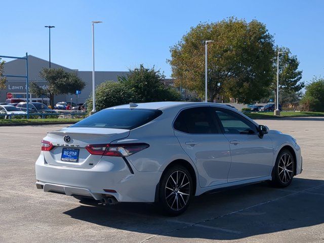 2022 Toyota Camry SE