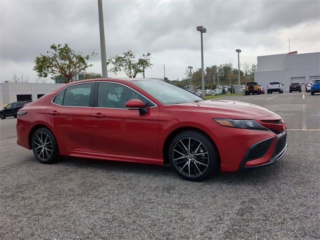 2022 Toyota Camry SE