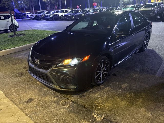 2022 Toyota Camry SE