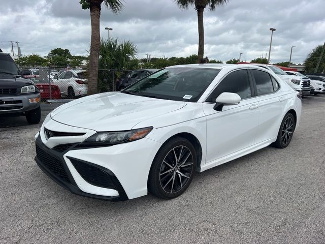 2022 Toyota Camry SE