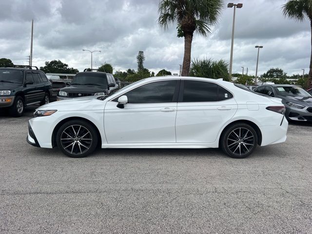 2022 Toyota Camry SE