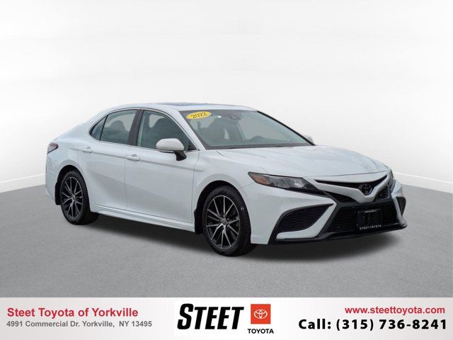 2022 Toyota Camry SE