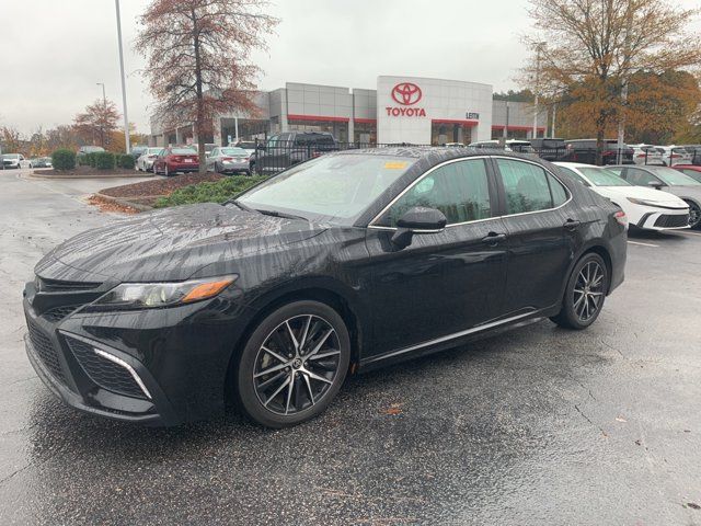 2022 Toyota Camry SE