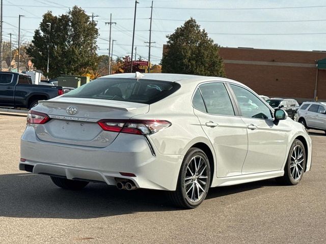 2022 Toyota Camry SE