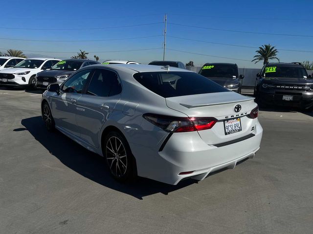 2022 Toyota Camry SE