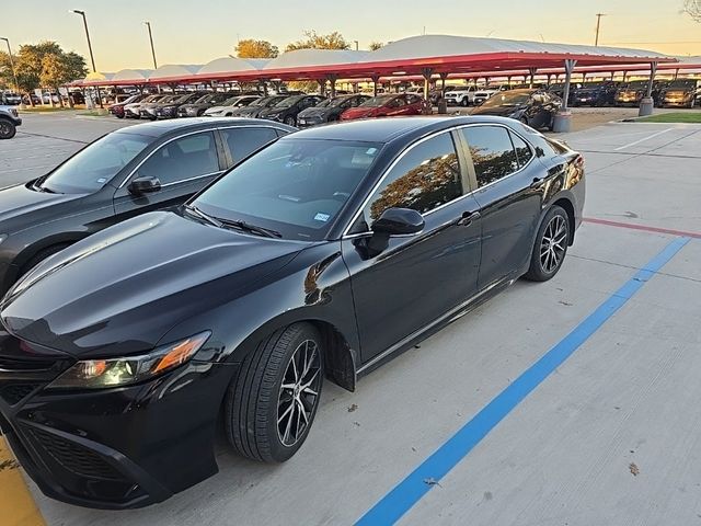 2022 Toyota Camry SE