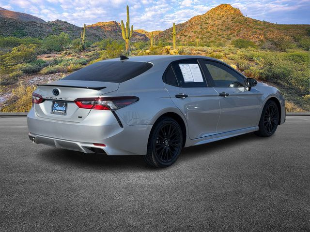 2022 Toyota Camry Hybrid SE