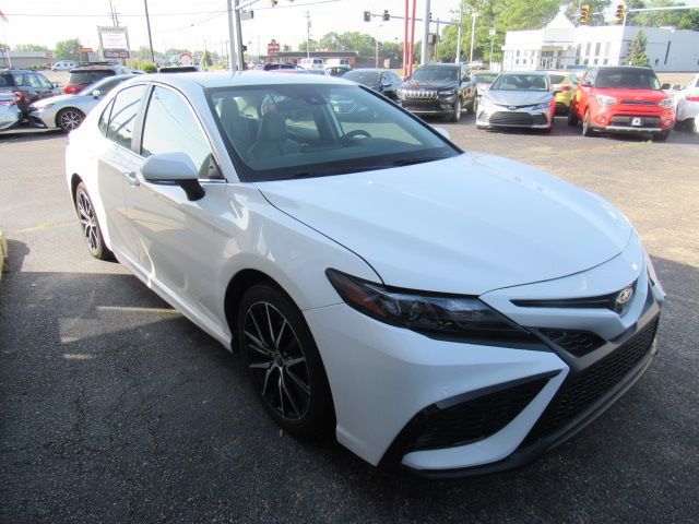 2022 Toyota Camry SE Nightshade