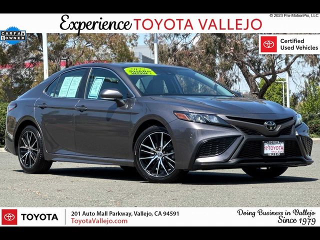 2022 Toyota Camry SE