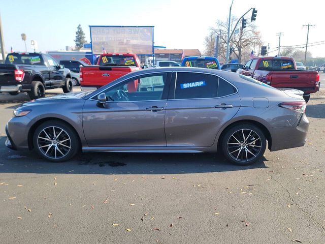 2022 Toyota Camry SE