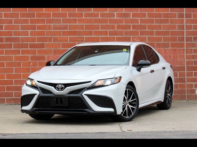 2022 Toyota Camry SE