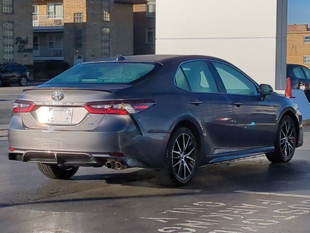 2022 Toyota Camry SE