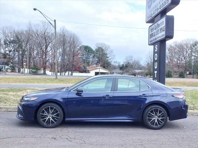 2022 Toyota Camry SE