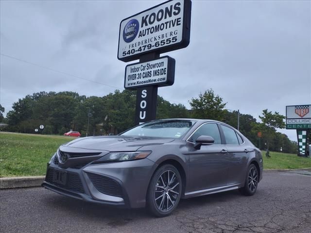 2022 Toyota Camry SE