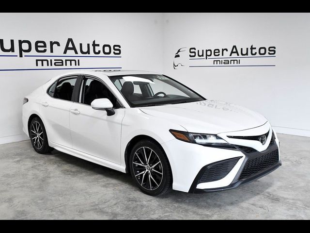 2022 Toyota Camry SE