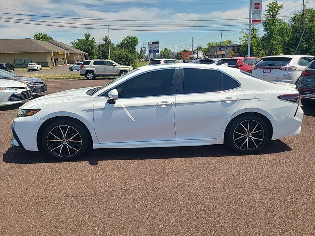 2022 Toyota Camry SE