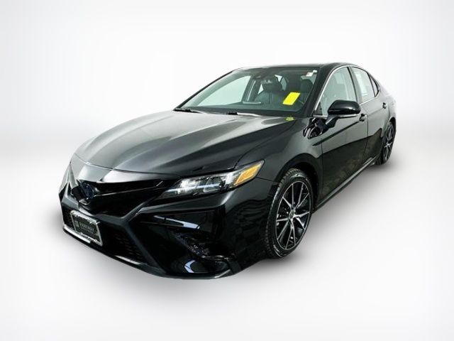 2022 Toyota Camry Hybrid SE