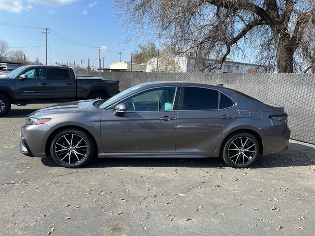 2022 Toyota Camry SE