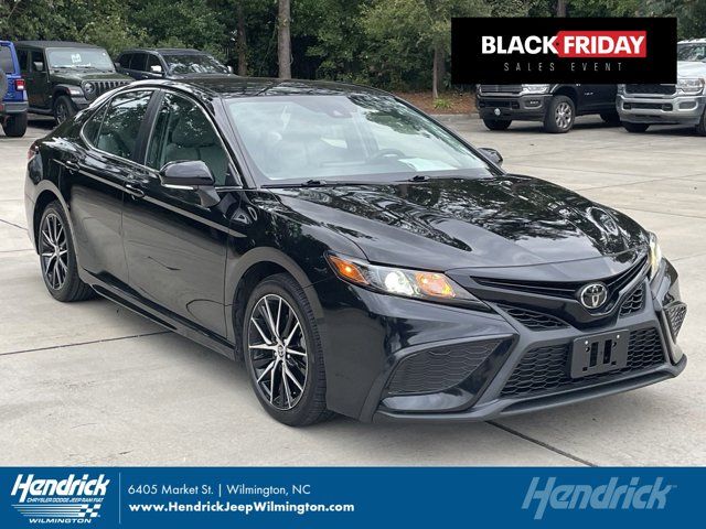 2022 Toyota Camry SE Nightshade