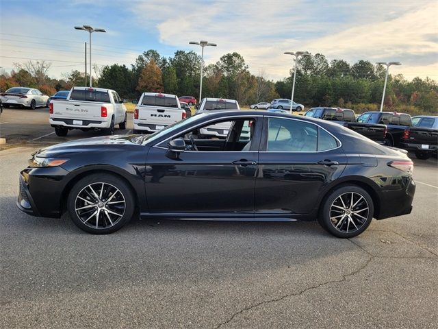 2022 Toyota Camry SE Nightshade