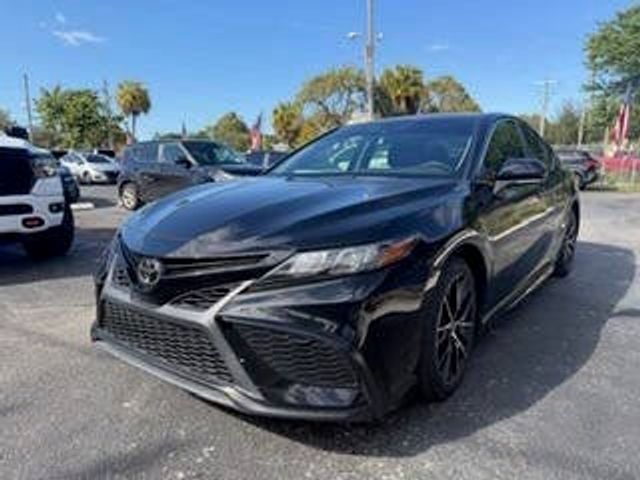 2022 Toyota Camry SE