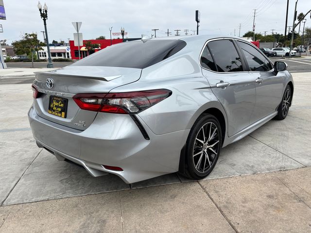 2022 Toyota Camry Hybrid SE