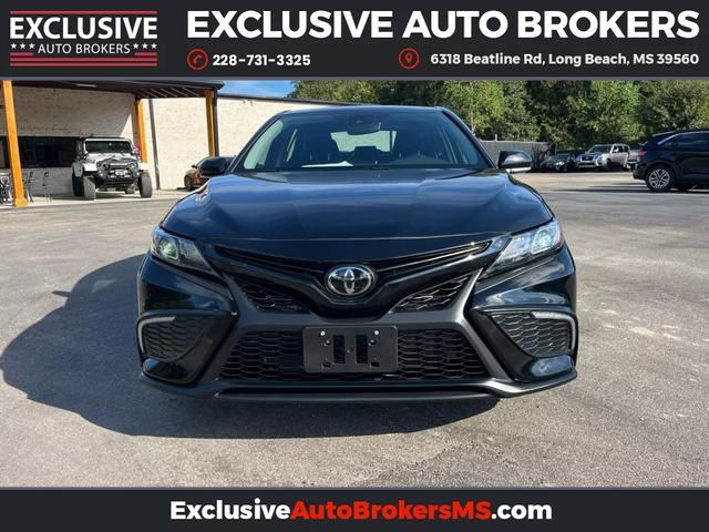 2022 Toyota Camry SE