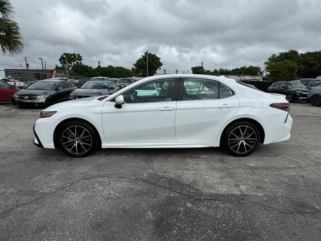 2022 Toyota Camry SE