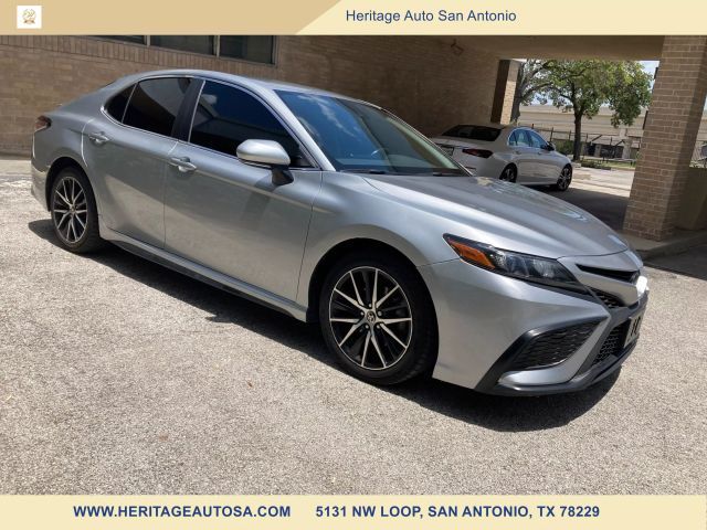 2022 Toyota Camry SE
