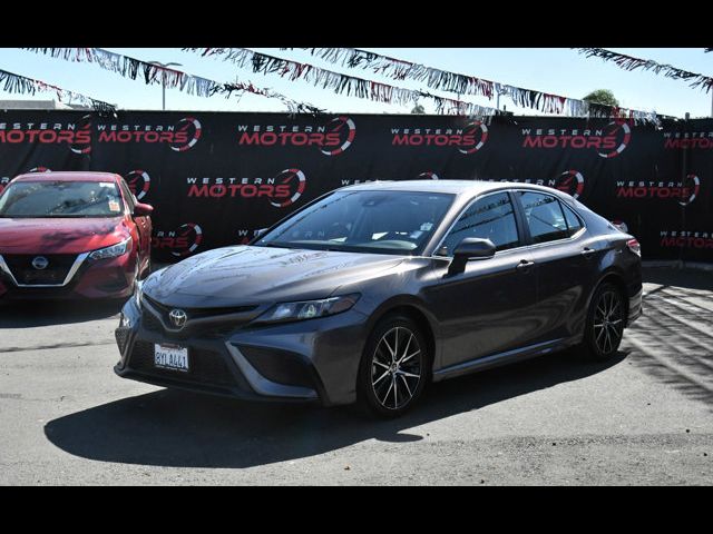 2022 Toyota Camry SE