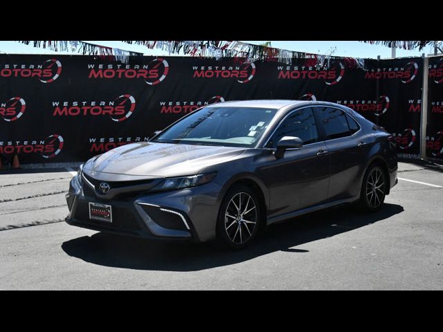 2022 Toyota Camry SE