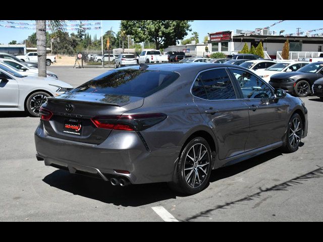 2022 Toyota Camry SE