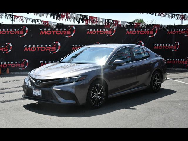 2022 Toyota Camry SE