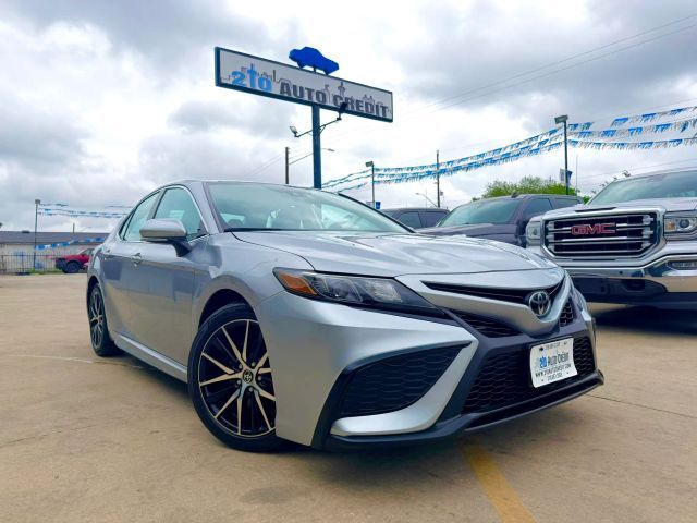 2022 Toyota Camry SE