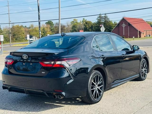 2022 Toyota Camry SE