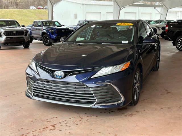 2022 Toyota Camry Hybrid XLE